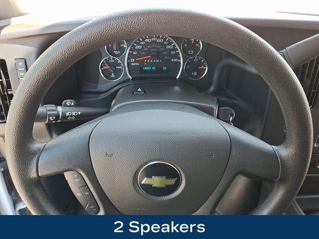 2025 Chevrolet Express Passenger 1LT