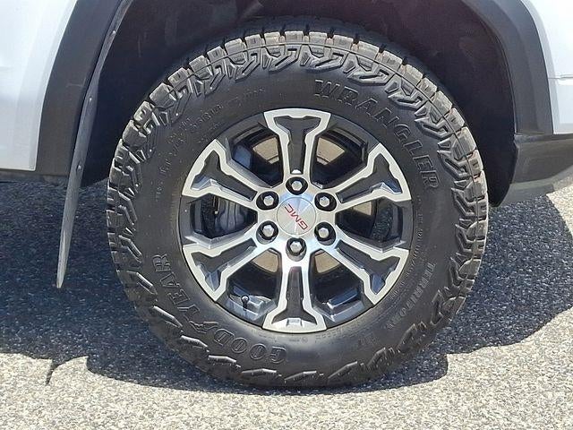2024 GMC Canyon AT4