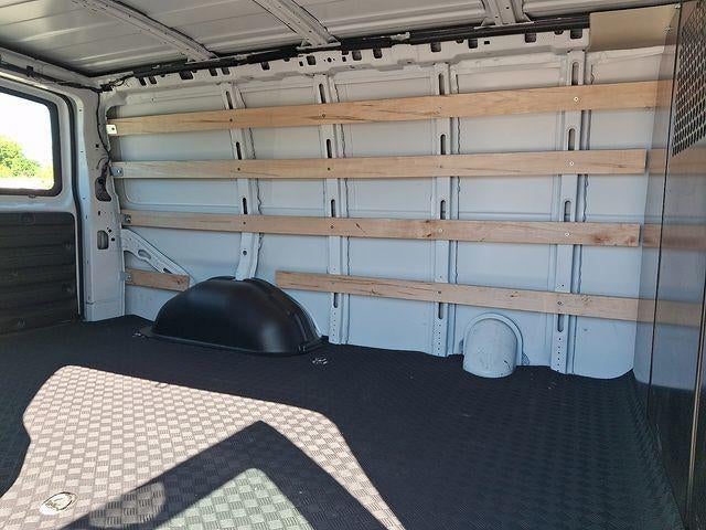 2025 GMC Savana Cargo Base