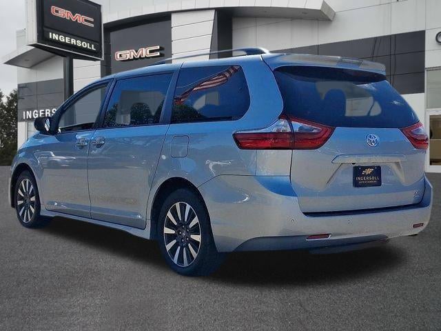 2020 Toyota Sienna XLE