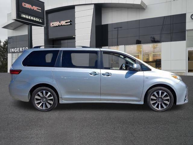 2020 Toyota Sienna XLE