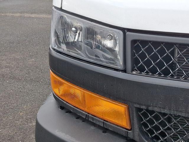 2025 Chevrolet Express Cutaway 3500 Base