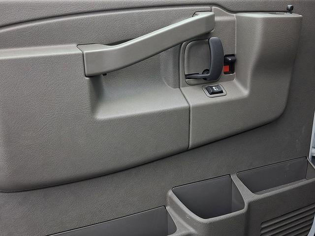 2025 Chevrolet Express Cutaway 3500 Base