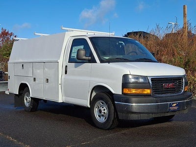 2025 GMC Savana Cutaway 3500 Base