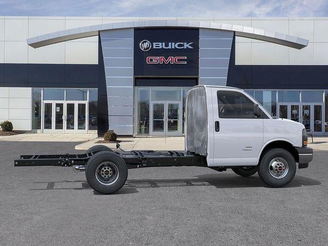 2025 GMC Savana Cutaway 3500 Base