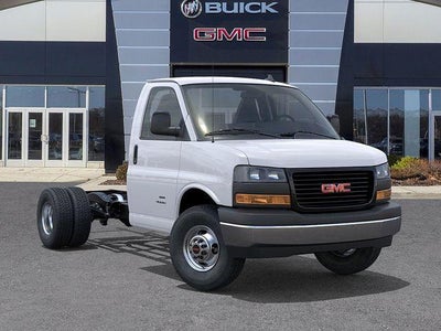 2025 GMC Savana Cutaway 3500 Base