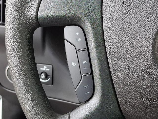 2025 Chevrolet Express Cutaway 3500 Base