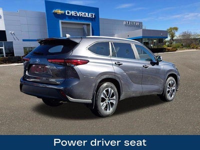 2023 Toyota Highlander Hybrid XLE