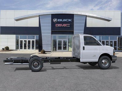 2025 GMC Savana Cutaway 3500 Base