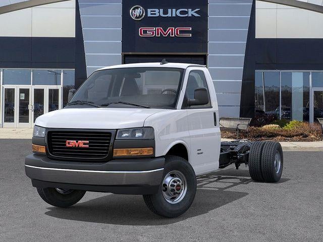 2025 GMC Savana Cutaway 3500 Base