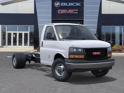 2025 GMC Savana Cutaway 3500 Base