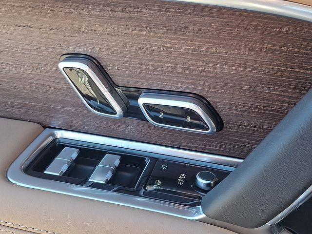 2025 Land Rover Range Rover P400 SE