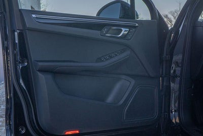 2023 Porsche Macan Base