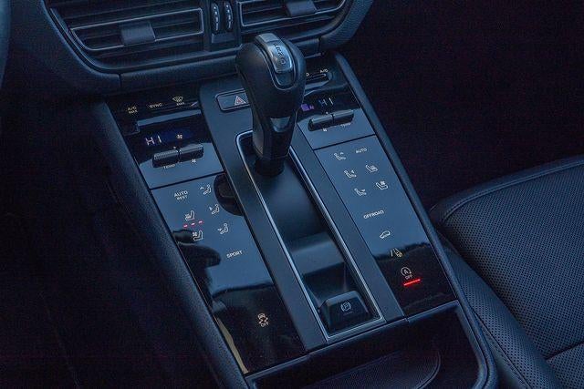 2023 Porsche Macan Base