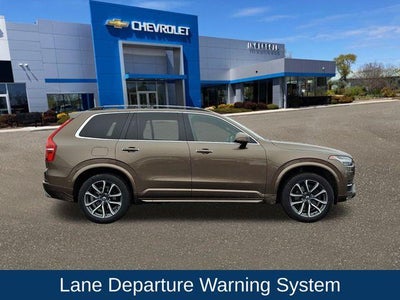 2016 Volvo XC90 T6 Momentum