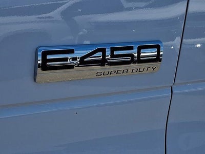 2024 Ford E-Series Cutaway Base