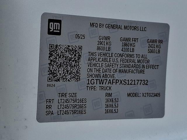 2025 GMC Savana Cargo Base