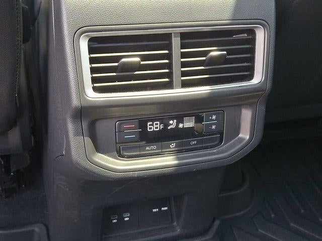 2024 Volkswagen Atlas 2.0T Peak Edition SEL