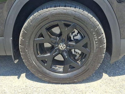 2024 Volkswagen Atlas 2.0T Peak Edition SEL