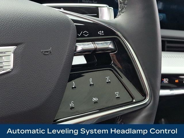 2025 Cadillac OPTIQ Luxury 2