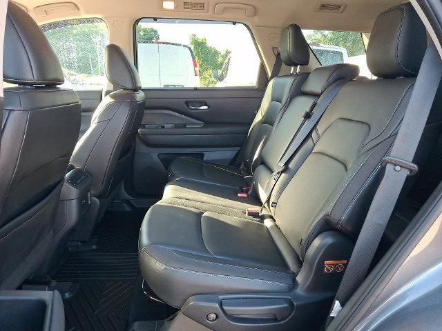 2022 Nissan Pathfinder SL 4WD