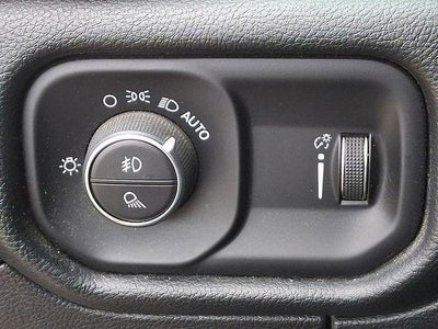 2021 RAM 1500 Big Horn Crew Cab 4x4 5'7" Box