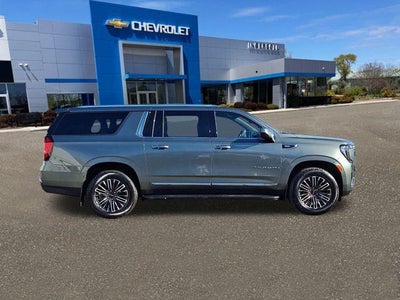 2023 GMC Yukon XL SLT