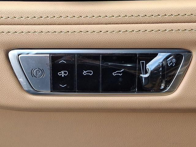 2025 Cadillac ESCALADE IQ Luxury 2