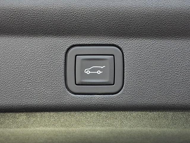 2025 Cadillac ESCALADE IQ Luxury 2