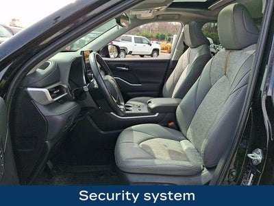 2023 Toyota Highlander Hybrid XLE Bronze