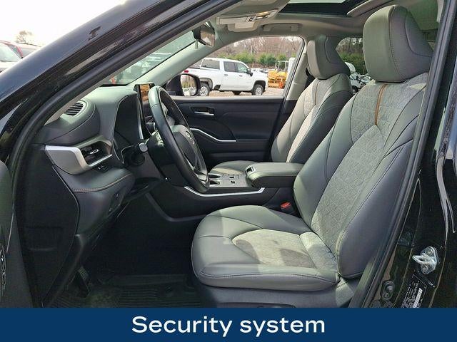 2023 Toyota Highlander Hybrid XLE Bronze