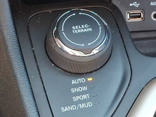 2016 Jeep Cherokee Sport