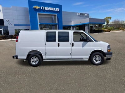 2025 Chevrolet Express Cargo WT