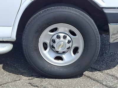 2025 Chevrolet Express Cargo WT