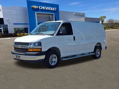 2025 Chevrolet Express Cargo WT
