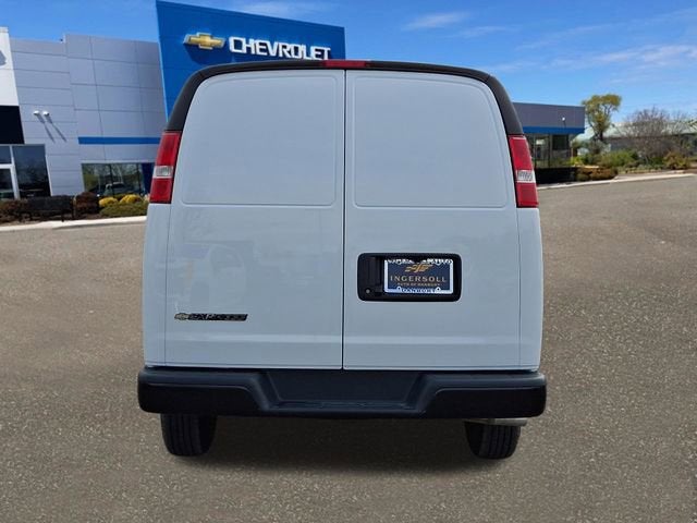 2025 Chevrolet Express Cargo WT
