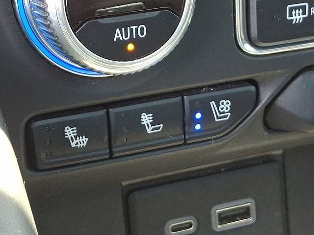 2023 GMC Yukon XL AT4