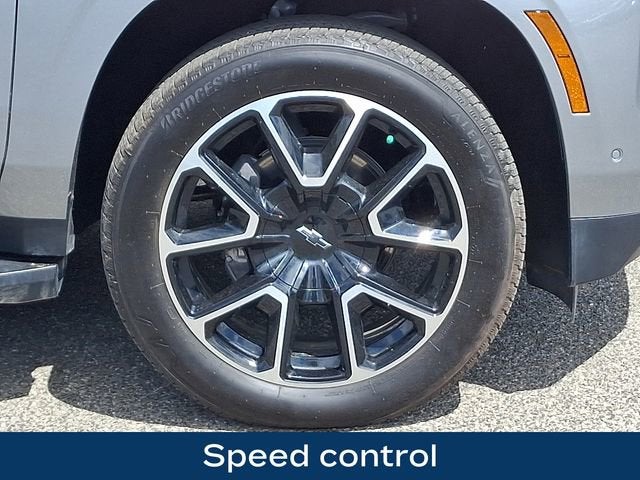 2025 Chevrolet Suburban RST