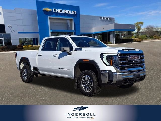 2024 GMC Sierra SLE 4WD Crew Cab Standard Box's photo