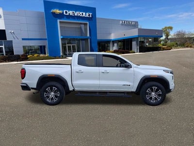 2024 GMC Canyon AT4
