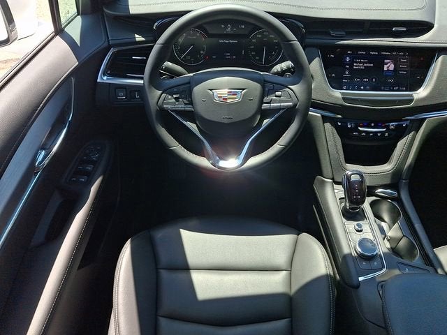 2025 Cadillac XT6 Luxury