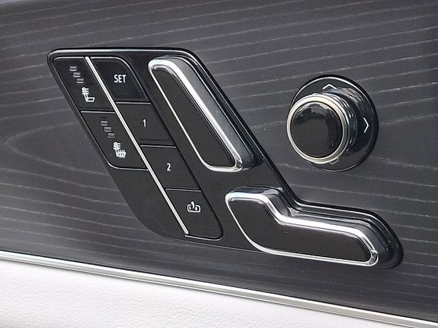 2024 Cadillac LYRIQ Luxury 1