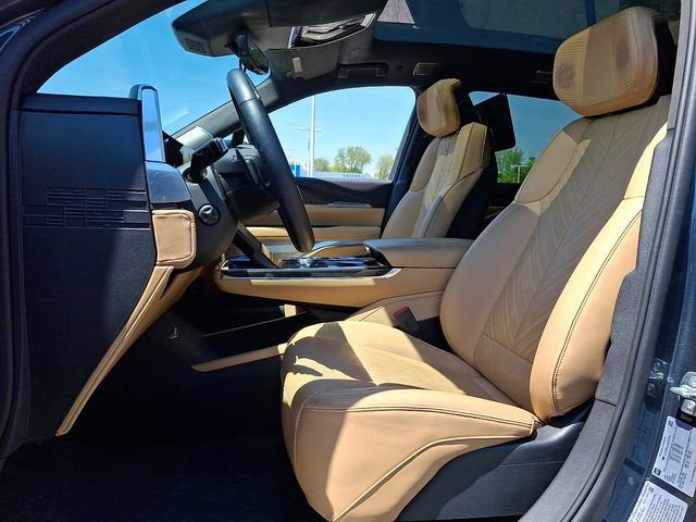 2025 Cadillac ESCALADE IQ Luxury 2