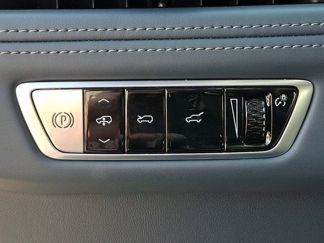 2025 Cadillac ESCALADE IQ Luxury 2