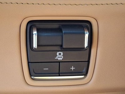 2025 Cadillac ESCALADE IQ Luxury 2