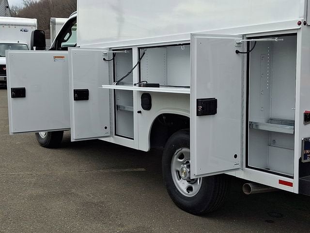 2026 Chevrolet Express Cutaway 3500 1WT