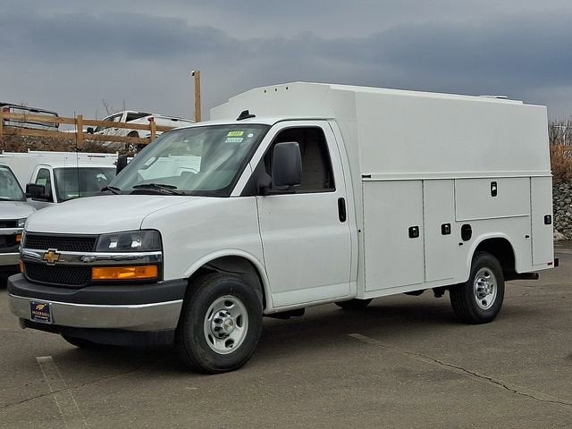 2026 Chevrolet Express Cutaway 3500 1WT