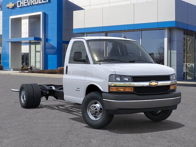 2026 Chevrolet Express Cutaway 3500 1WT