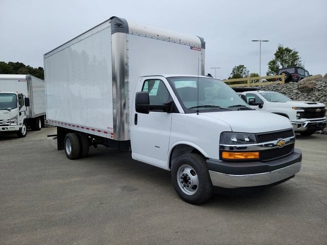 2024 Chevrolet Express Cutaway 3500 1WT
