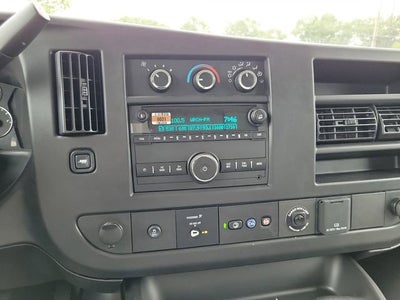 2024 Chevrolet Express Cutaway 3500 1WT